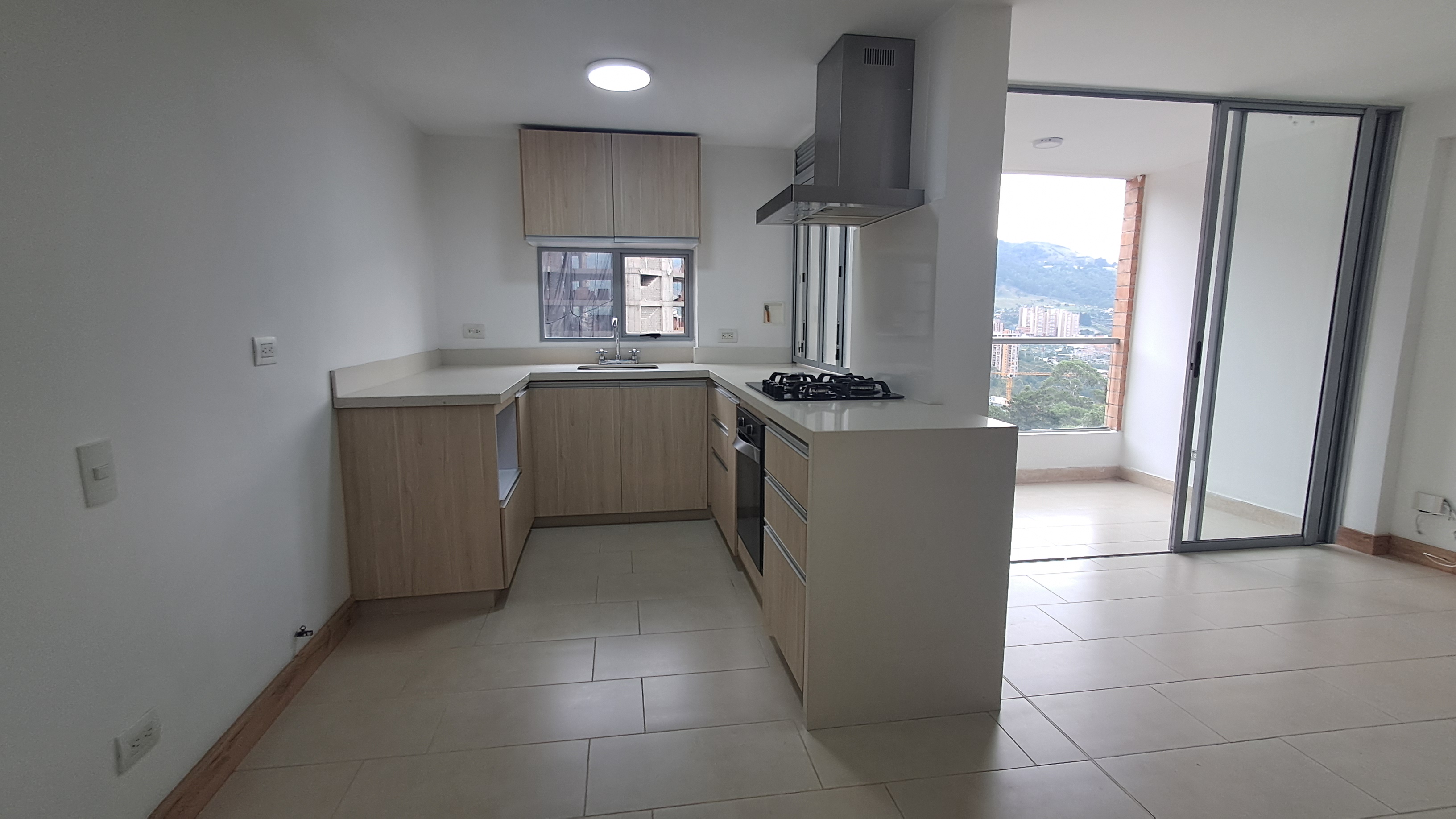 Apartamento en arriendo en LOMA DE LAS BRUJAS, 72 m², 2 alcobas, 2 baños