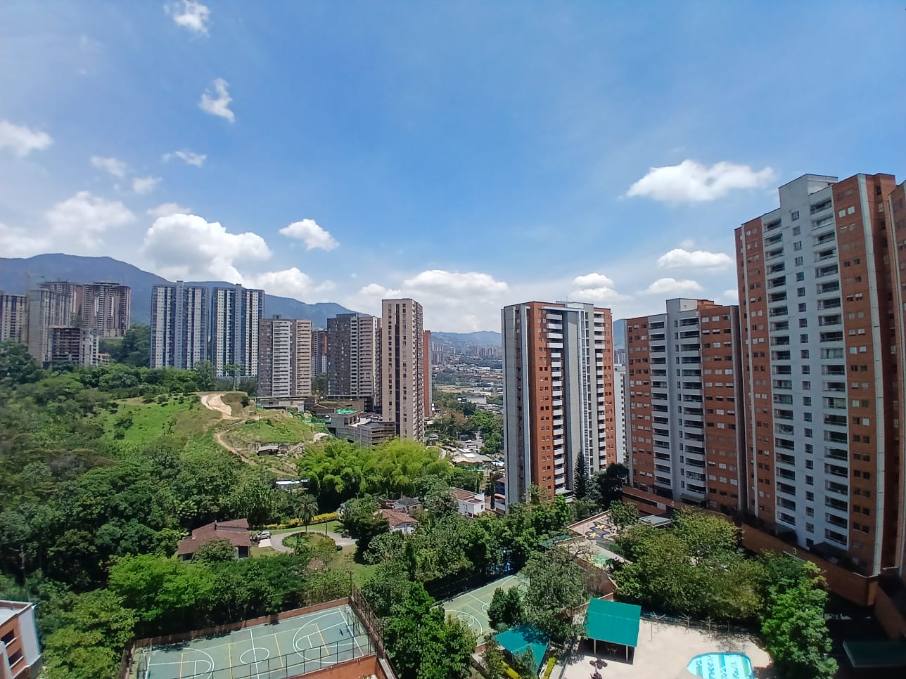 Apartamento en Arrendamiento en Vegas De San José, Sabaneta