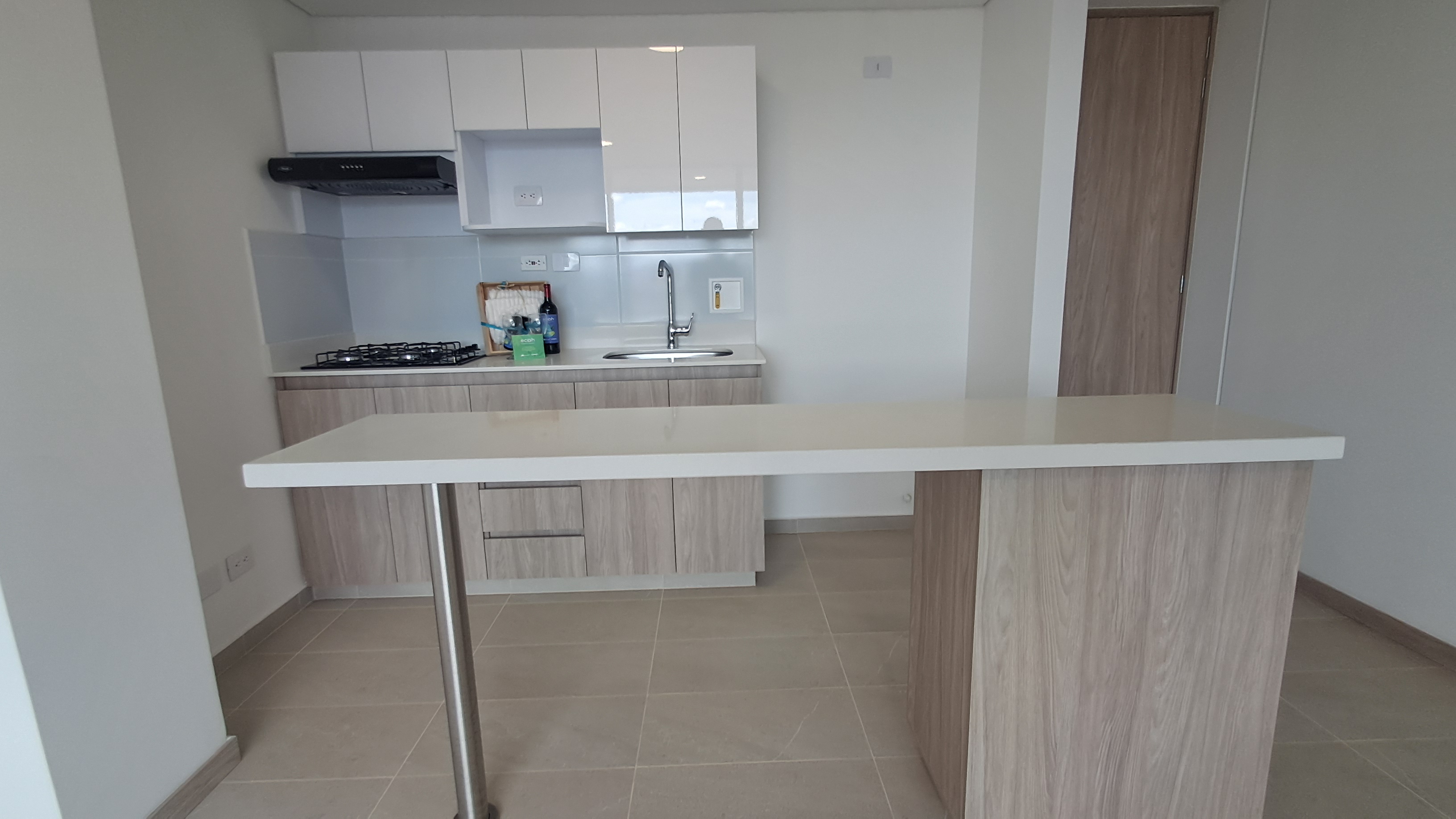 Apartamento en Arrendamiento en Loma De San Jose, Sabaneta