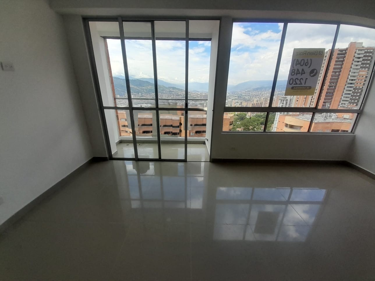 Apartamento en Arrendamiento en Las Lomitas, Sabaneta